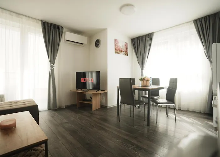 Апартаменты Royal Nest *